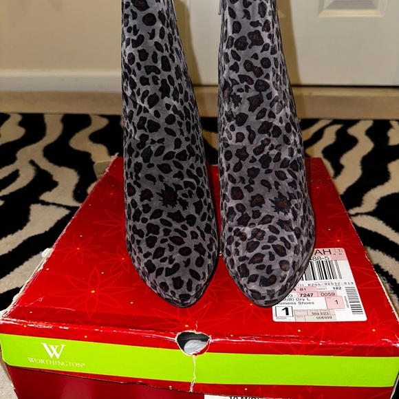 Brand New - Grey Leopard Suede Platform Ankle Booties - Picture 5 of 5